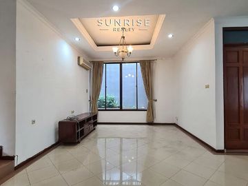 Rumah BAGUS & Terawat Dijual Di Jl Kencana Pondok Indah Jakarta Selatan