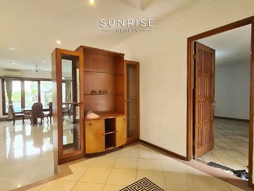 Rumah BAGUS & Terawat Dijual Di Jl Kencana Pondok Indah Jakarta Selatan