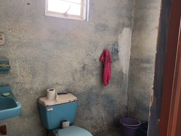 CASA EN VENTA, CON AMPLIO PATIO, VILLAS DE ZUMPANGO.