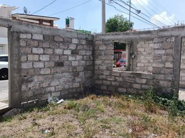 CASA EN VENTA, CON AMPLIO PATIO, VILLAS DE ZUMPANGO.