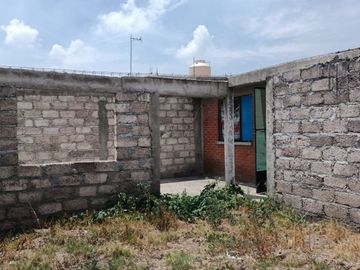 CASA EN VENTA, CON AMPLIO PATIO, VILLAS DE ZUMPANGO.