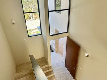 RESIDENCIA 4 HABITACIONES DENTRO DE PRIVADA EN CHOLUL