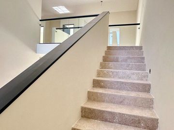 RESIDENCIA 4 HABITACIONES DENTRO DE PRIVADA EN CHOLUL