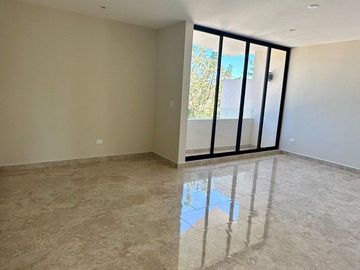 RESIDENCIA 4 HABITACIONES DENTRO DE PRIVADA EN CHOLUL