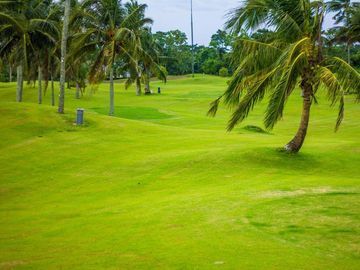 BRAND NEW 3 Bedroom Out of town Villa for Sale along the golf course in Silang, few minutes to Tagaytay