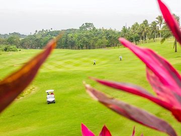 BRAND NEW 3 Bedroom Out of town Villa for Sale along the golf course in Silang, few minutes to Tagaytay