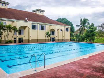BRAND NEW 3 Bedroom Out of town Villa for Sale along the golf course in Silang, few minutes to Tagaytay