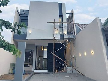 RUMAH BARU DI PURI SURYA JAYA SIDOARJO . JARANG ADA!