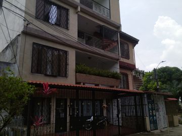 venta excelentre edificio con renta - primero de mayo - sur central