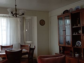 AVENIDA ERRAZURIZ, CASA, DEPTO Y DOS CABAÑAS $ 286.000.000.