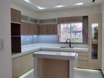 189sqm House and lot For sale (Ready For Occupancy) with 7 Bedrooms 2 Garage in Greenwoods Pasig City (PH2830)