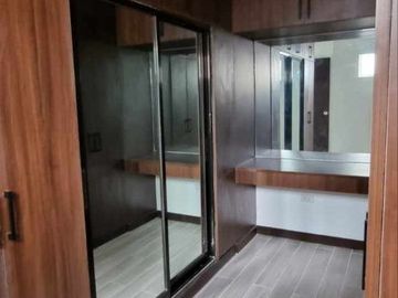 189sqm House and lot For sale (Ready For Occupancy) with 7 Bedrooms 2 Garage in Greenwoods Pasig City (PH2830)