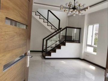 189sqm House and lot For sale (Ready For Occupancy) with 7 Bedrooms 2 Garage in Greenwoods Pasig City (PH2830)