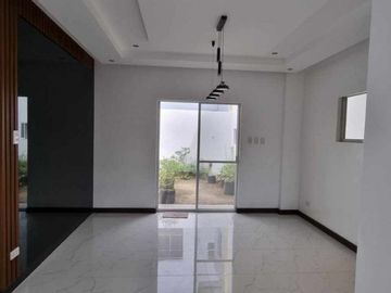189sqm House and lot For sale (Ready For Occupancy) with 7 Bedrooms 2 Garage in Greenwoods Pasig City (PH2830)