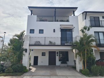 Venta casa en Torre de Piedra El Salitre