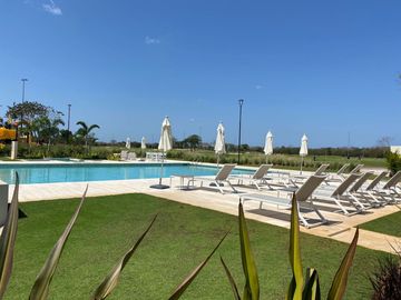 Terrenos en Venta en fraccionamiento de Lujo con campo de golf y amenidades
