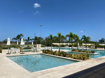 Terrenos en Venta en fraccionamiento de Lujo con campo de golf y amenidades