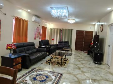 Well Maintained 4 Bedroom Furnished House For Sale