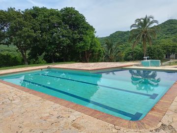 TERRENO DE1.600 MTS2 EN CONJUNTO CERRADO CAMPESTRE EN SANTA MARTA.