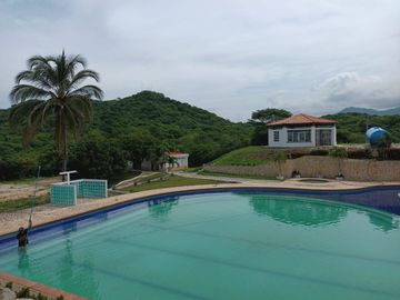 TERRENO DE1.600 MTS2 EN CONJUNTO CERRADO CAMPESTRE EN SANTA MARTA.