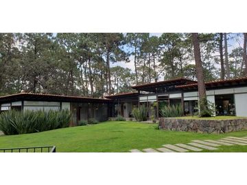 MAGNIFICA CASA EN VENTA, EN AVANDARO