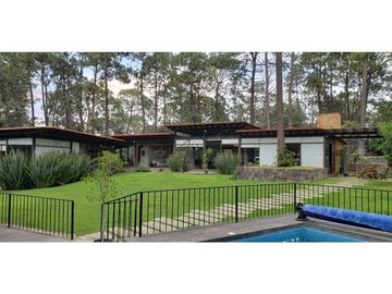 MAGNIFICA CASA EN VENTA, EN AVANDARO