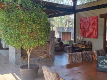 MAGNIFICA CASA EN VENTA, EN AVANDARO
