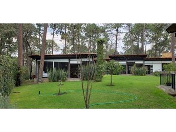 MAGNIFICA CASA EN VENTA, EN AVANDARO