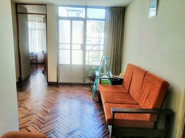 CASA EN VENTA - A POCAS CUADRAS DEL OVALO QUIÑONES