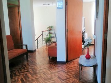 CASA EN VENTA - A POCAS CUADRAS DEL OVALO QUIÑONES