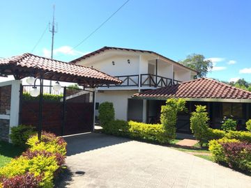 Casa Hotel Campestre - Zona Pueblo Tapao