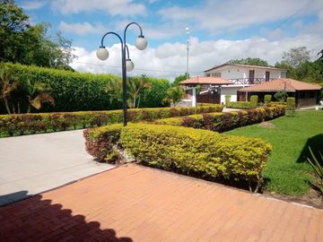 Casa Hotel Campestre - Zona Pueblo Tapao