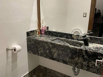 Casa en venta con Alberca en Fracc. Privado El Secreto