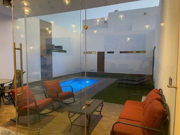 Casa en venta con Alberca en Fracc. Privado El Secreto