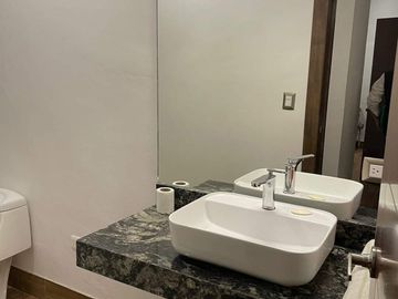 Casa en venta con Alberca en Fracc. Privado El Secreto