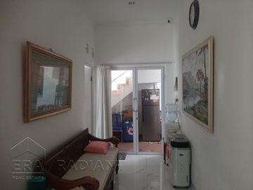 Rumah Hook Strategis di Harjamukti, Depok
