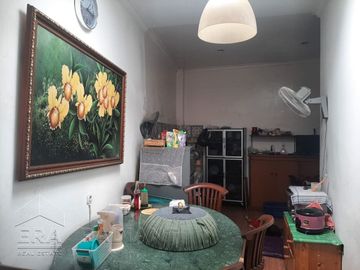 Rumah Hook Strategis di Harjamukti, Depok