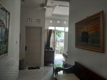 Rumah Hook Strategis di Harjamukti, Depok