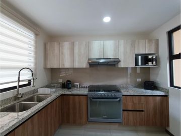 CASA EN VENTA DE 3 RECÁMARAS EN PASEO DEL FRESNO