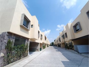 CASA EN VENTA DE 3 RECÁMARAS EN PASEO DEL FRESNO