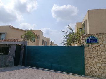 CASA EN VENTA DE 3 RECÁMARAS EN PASEO DEL FRESNO