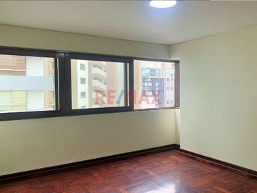 Alquiler De Departamento Miraflores - Frente Al Mar (Malecón Cisneros)