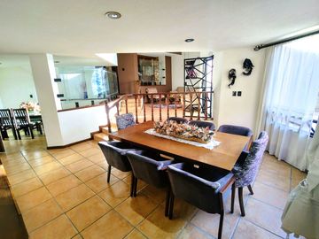 Casa en Venta en camino real a Cholula, puebla - 380 m2, 4 recamaras y bar para tu confort