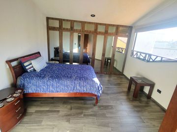 Casa en Venta en camino real a Cholula, puebla - 380 m2, 4 recamaras y bar para tu confort
