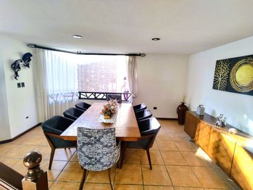 Casa en Venta en camino real a Cholula, puebla - 380 m2, 4 recamaras y bar para tu confort