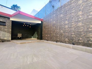 Casa en Venta en camino real a Cholula, puebla - 380 m2, 4 recamaras y bar para tu confort