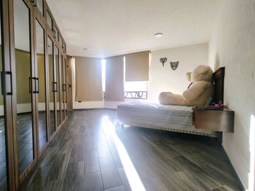 Casa en Venta en camino real a Cholula, puebla - 380 m2, 4 recamaras y bar para tu confort