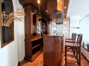 Casa en Venta en camino real a Cholula, puebla - 380 m2, 4 recamaras y bar para tu confort