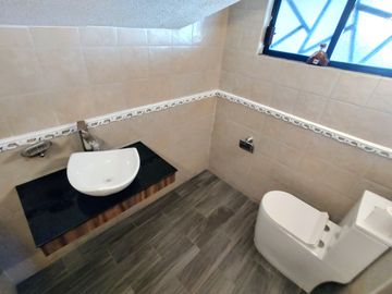Casa en Venta en camino real a Cholula, puebla - 380 m2, 4 recamaras y bar para tu confort