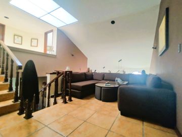 Casa en Venta en camino real a Cholula, puebla - 380 m2, 4 recamaras y bar para tu confort